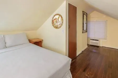 Curry House - Room 9